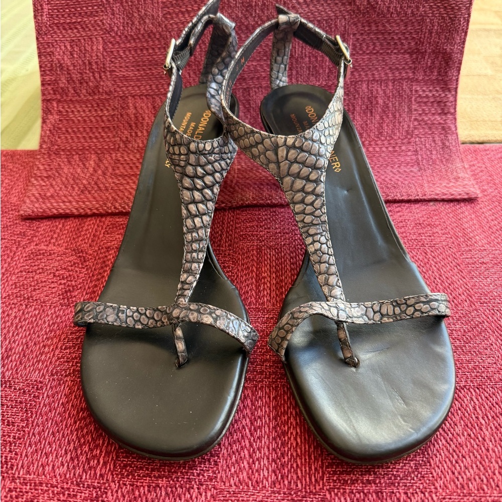 Donald J. Pliner Black and Gray Textured Sandals